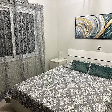 Апартаменти Sea View Near Mall Пафос