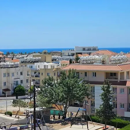 Sea View Near Mall Apartament